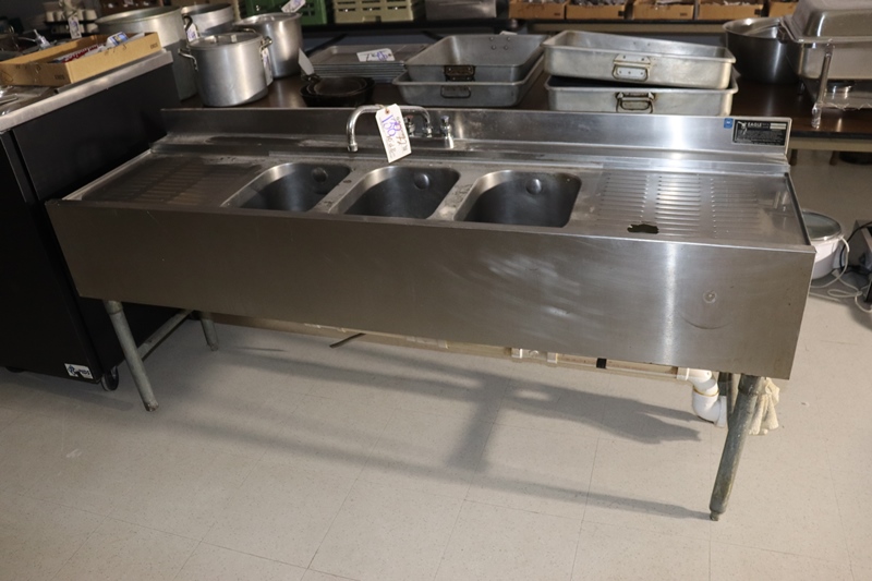 Item Image for 5 fryers, range, refrigeration, chairs, tables & support items