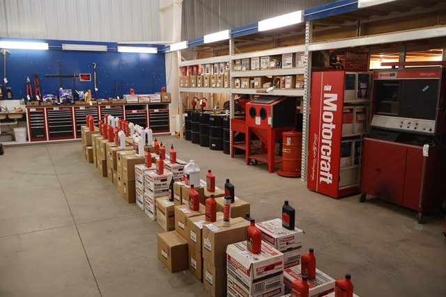 Item Image for Huge offering of like new Craftsman hand tools and tool boxes, pallet racking, new product and 4 post lift