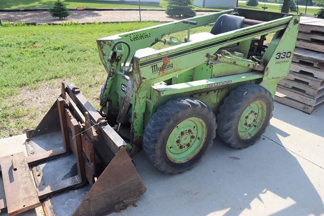 Item Image for Truc, Skid Steer, Lawn & Garden, Shop Equipment, Hand & Power Tools