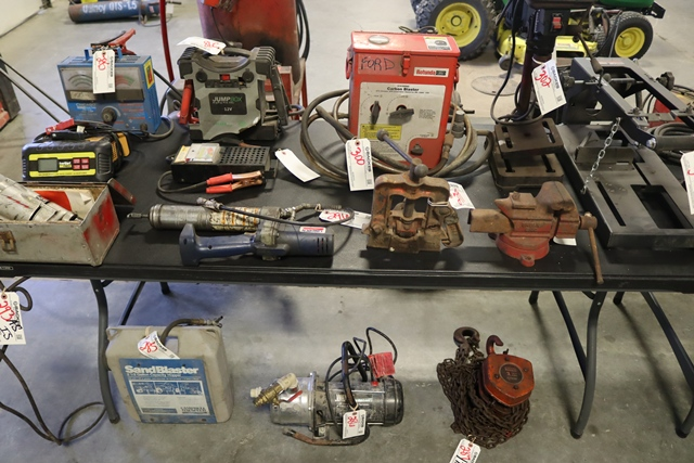 Item Image for Truc, Skid Steer, Lawn & Garden, Shop Equipment, Hand & Power Tools