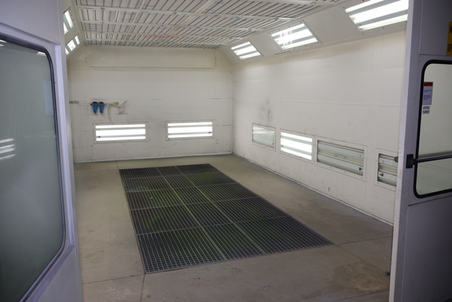 Item Image for Frerich's Automotive Body Repair Online Auction