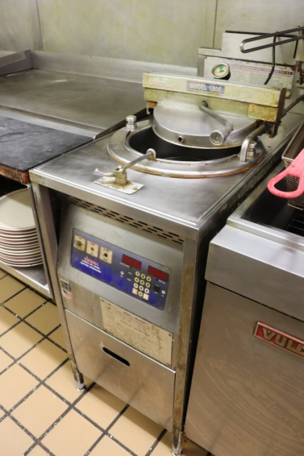 Used Broaster 1800 Pressure Fryer With Filtration Electric