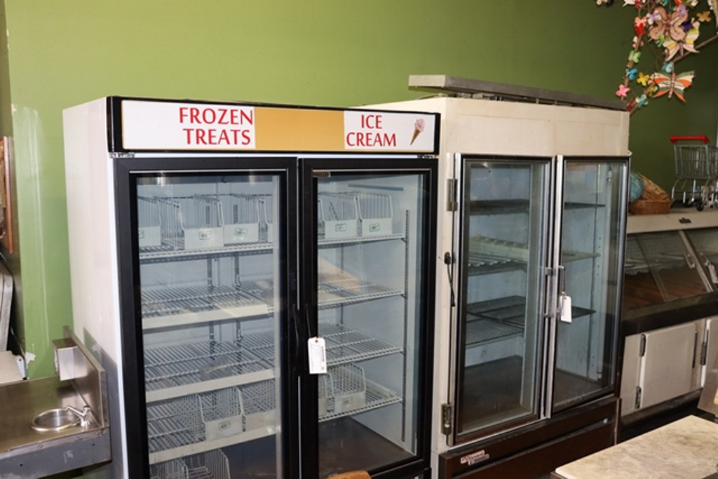 Supermarket Refrigerated Freeze Refrigerator Display Counter Glass Sliding  Door Cake Display Cooler - China Pizza Coffee Display Cabinet Sandwich Cake  and Cake Shop Display Chiller for Hotel Equipment price